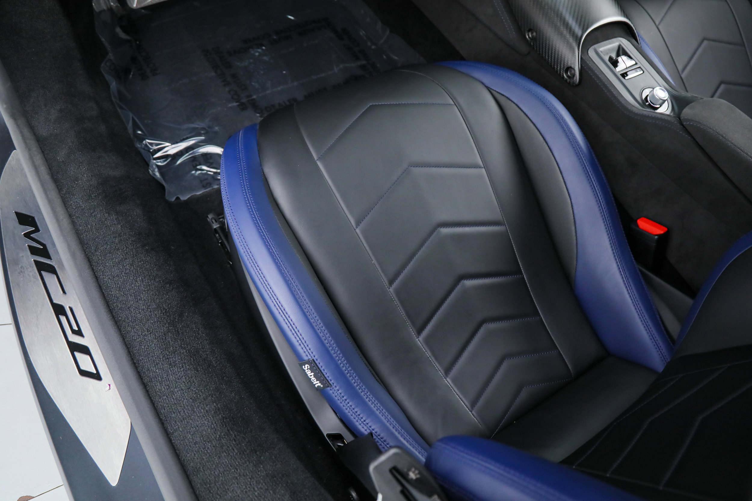 Certified 2022 Maserati MC20 Coupe RWD image 34