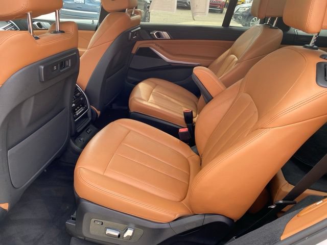 Used 2021 BMW X7 xDrive40i w/ Premium Package AWD/4WD image 36