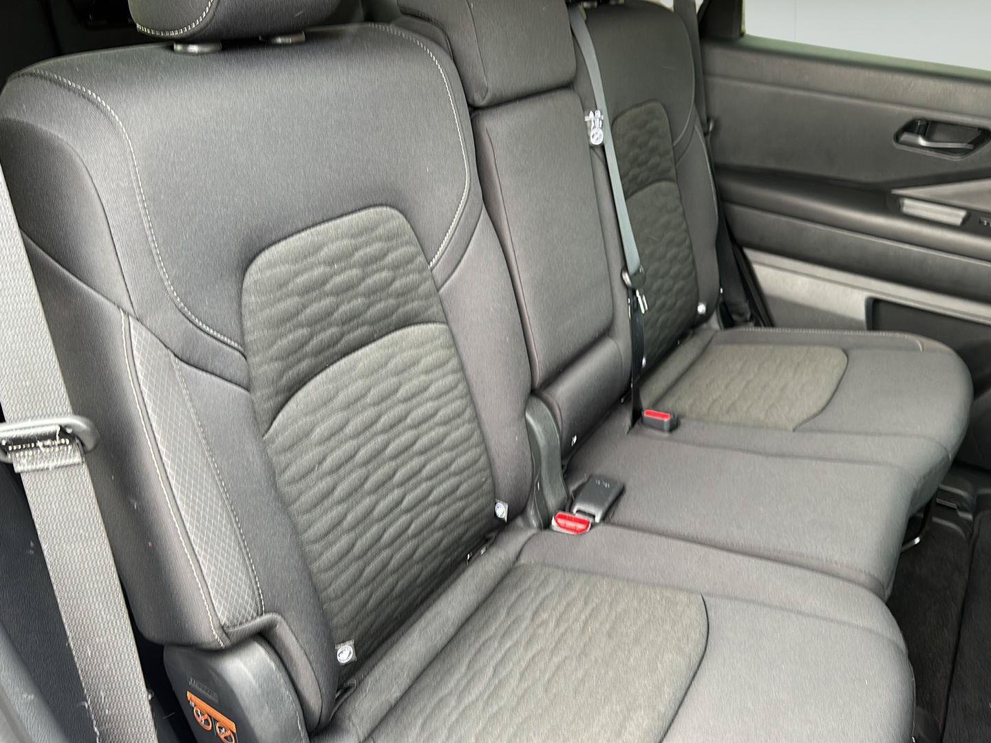 Used 2025 Nissan Pathfinder SV AWD/4WD image 27