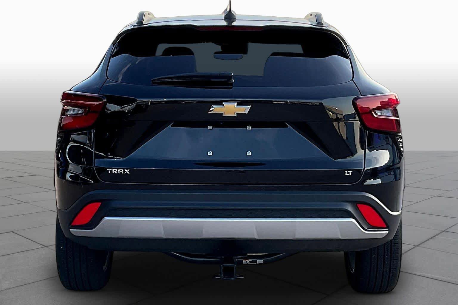 Used 2024 Chevrolet Trax LT w/ LT Convenience Package image 6