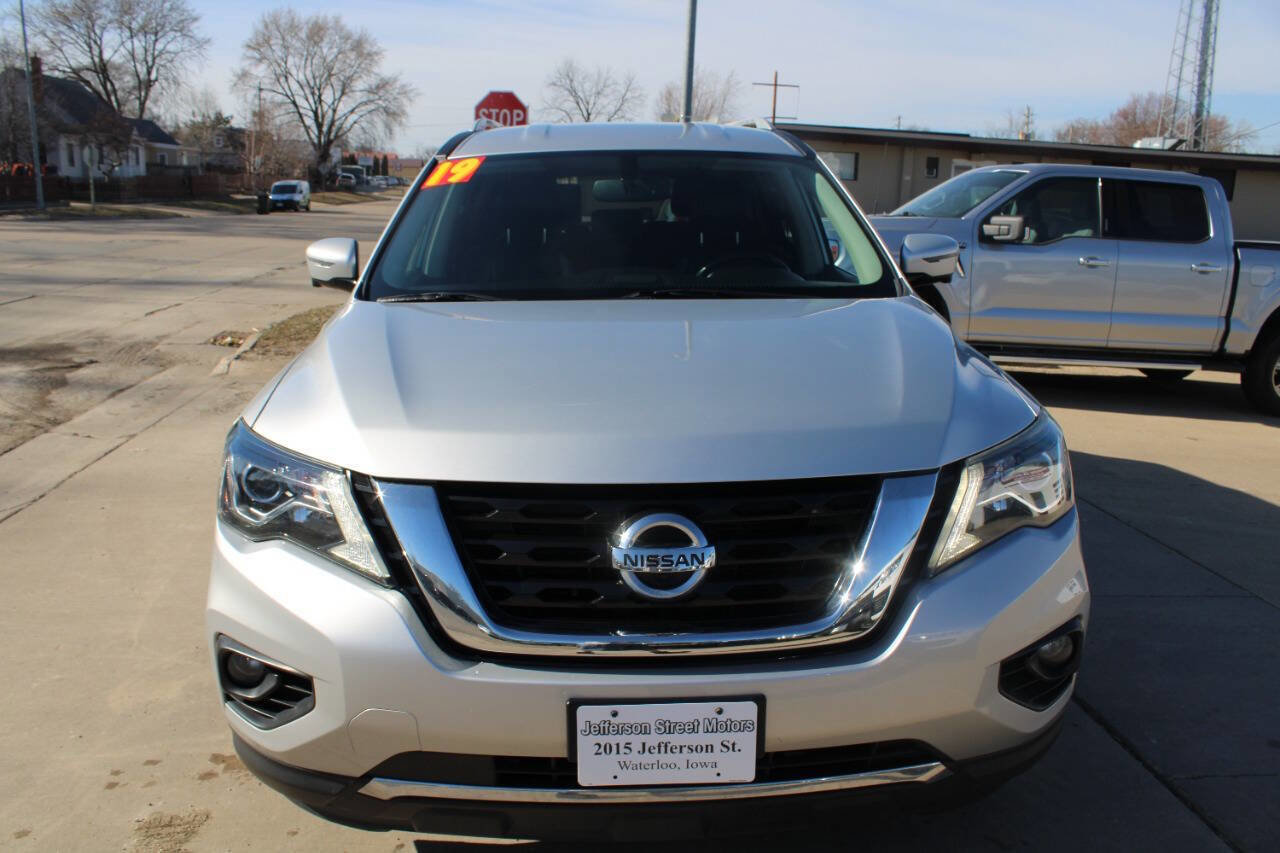 Used 2019 Nissan Pathfinder SL image 3