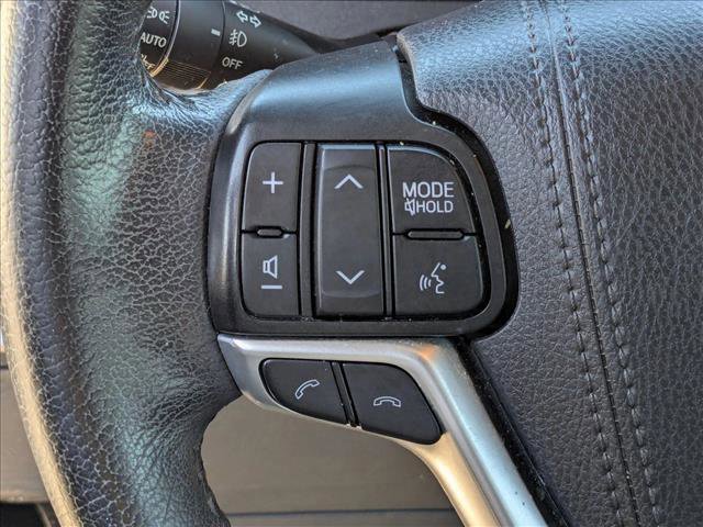 Used 2020 Toyota Sienna XLE w/ XLE Navigation Package image 11