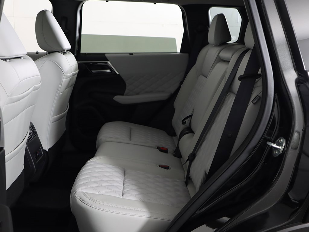 New 2025 Mitsubishi Outlander SEL image 35