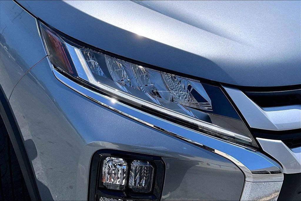 Used 2025 Mitsubishi Outlander Sport ES image 32