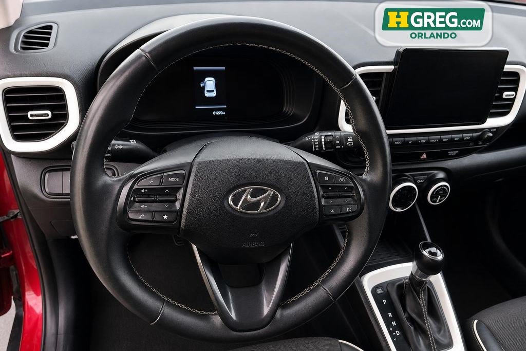 Used 2024 Hyundai Venue Limited FWD image 11