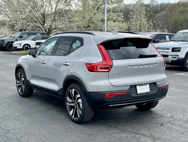 New 2025 Volvo XC40 B5 Ultra w/ Climate Package image 4