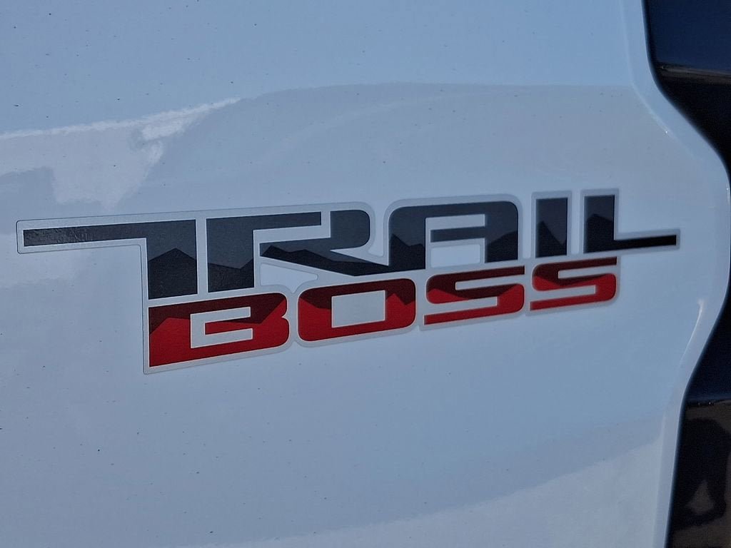 New 2026 Chevrolet Colorado Trail Boss w/ Midnight Edition AWD/4WD image 22