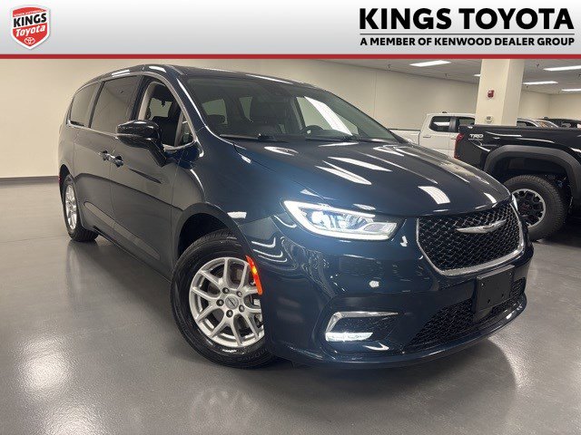 Used 2024 Chrysler Pacifica Touring-L