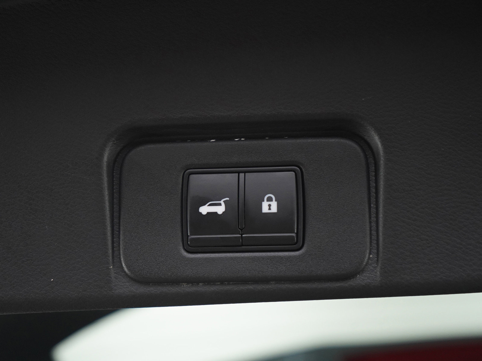 Used 2021 Nissan Rogue SV image 18