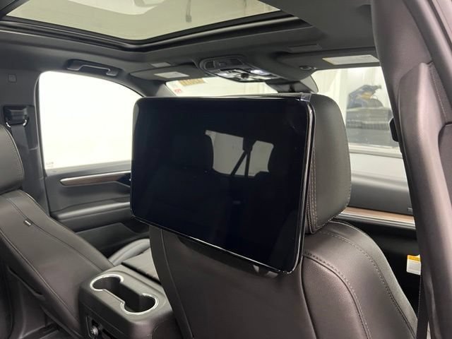 New 2026 Chevrolet Suburban High Country AWD/4WD image 21