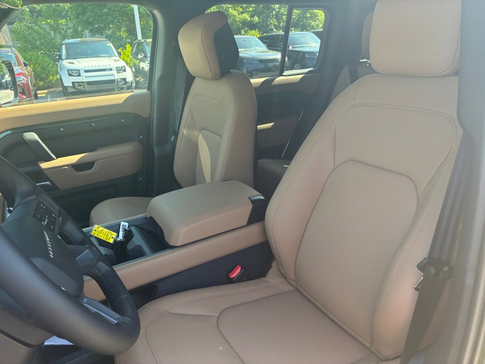 New 2026 Land Rover Defender 110 X-Dynamic SE AWD/4WD image 30