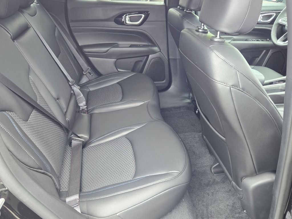 New 2026 Jeep Compass Latitude AWD/4WD image 14