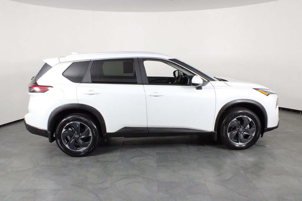 Certified 2024 Nissan Rogue SV w/ SV Premium Package FWD image 12