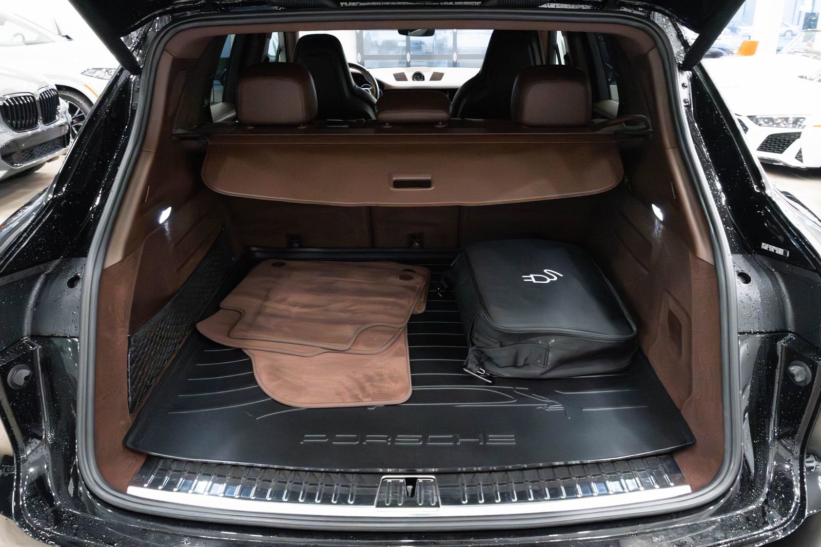 Used 2023 Porsche Cayenne image 8