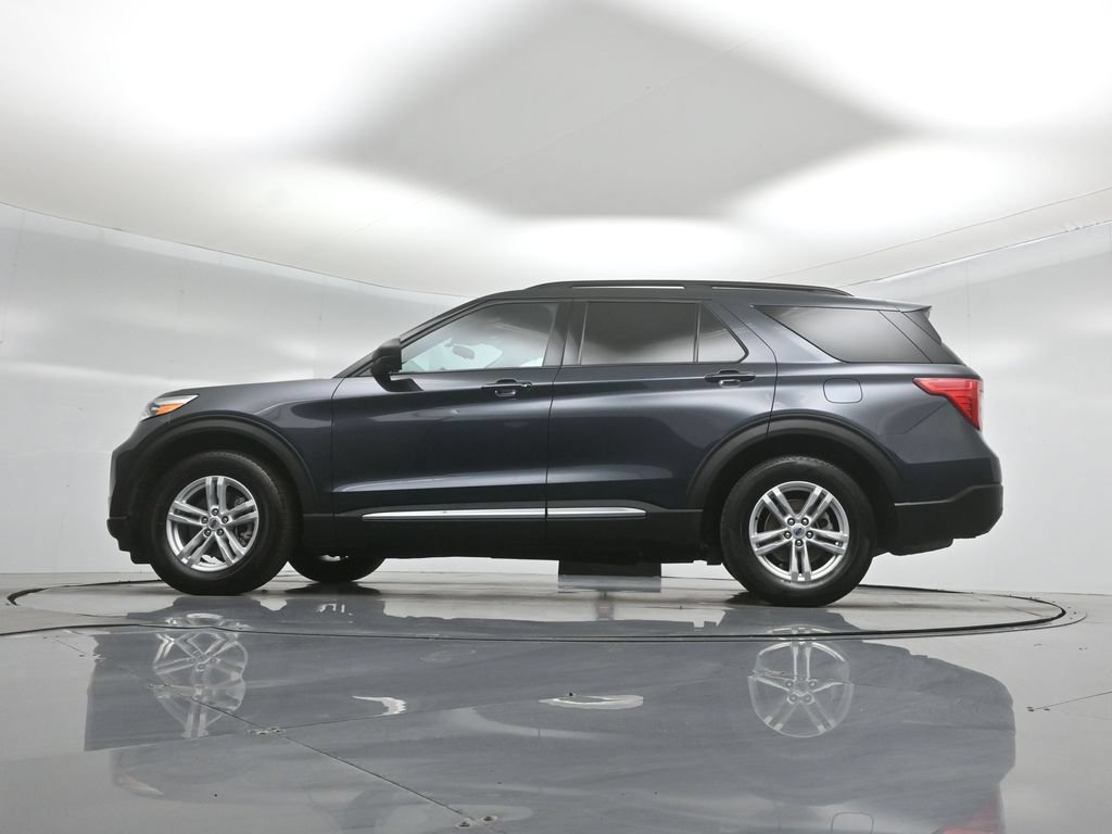 Certified 2023 Ford Explorer XLT RWD image 54