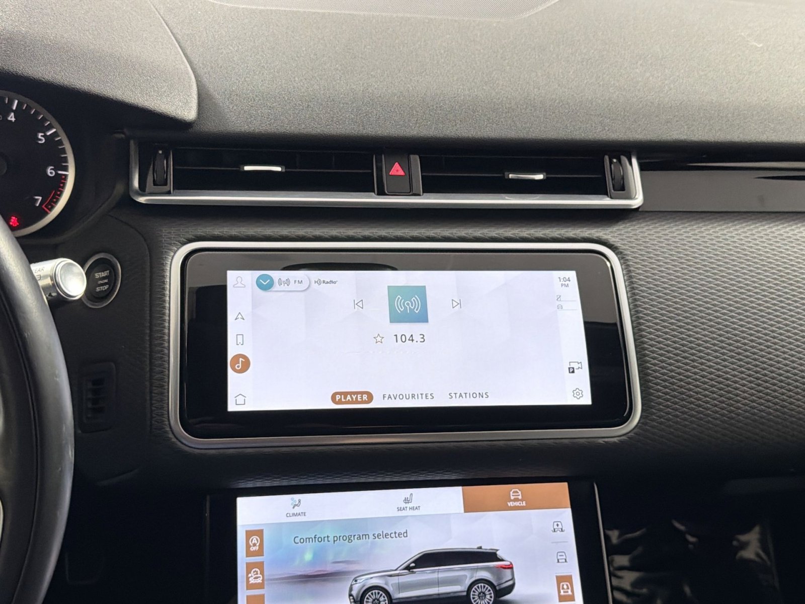 Used 2023 Land Rover Range Rover Velar R-Dynamic S image 18