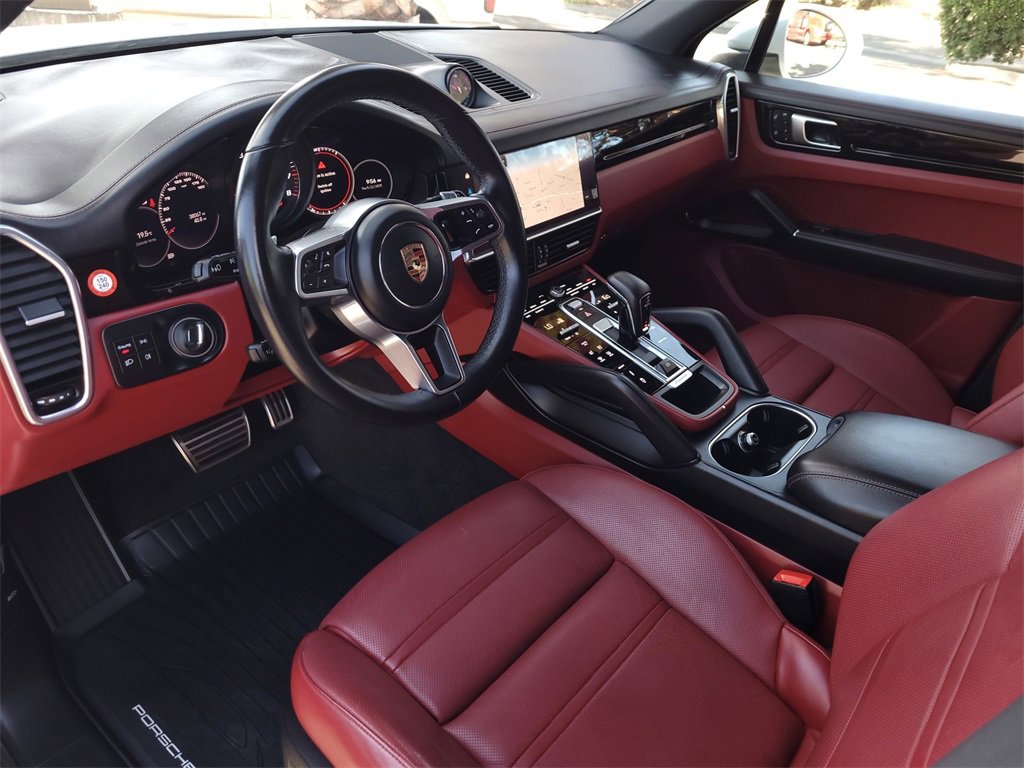 Used 2022 Porsche Cayenne S image 10