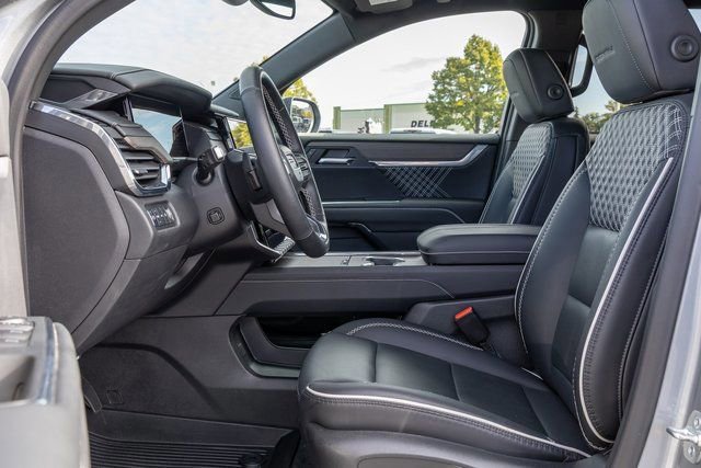 Used 2025 GMC Acadia Denali w/ LPO, Floor Liner Package image 6