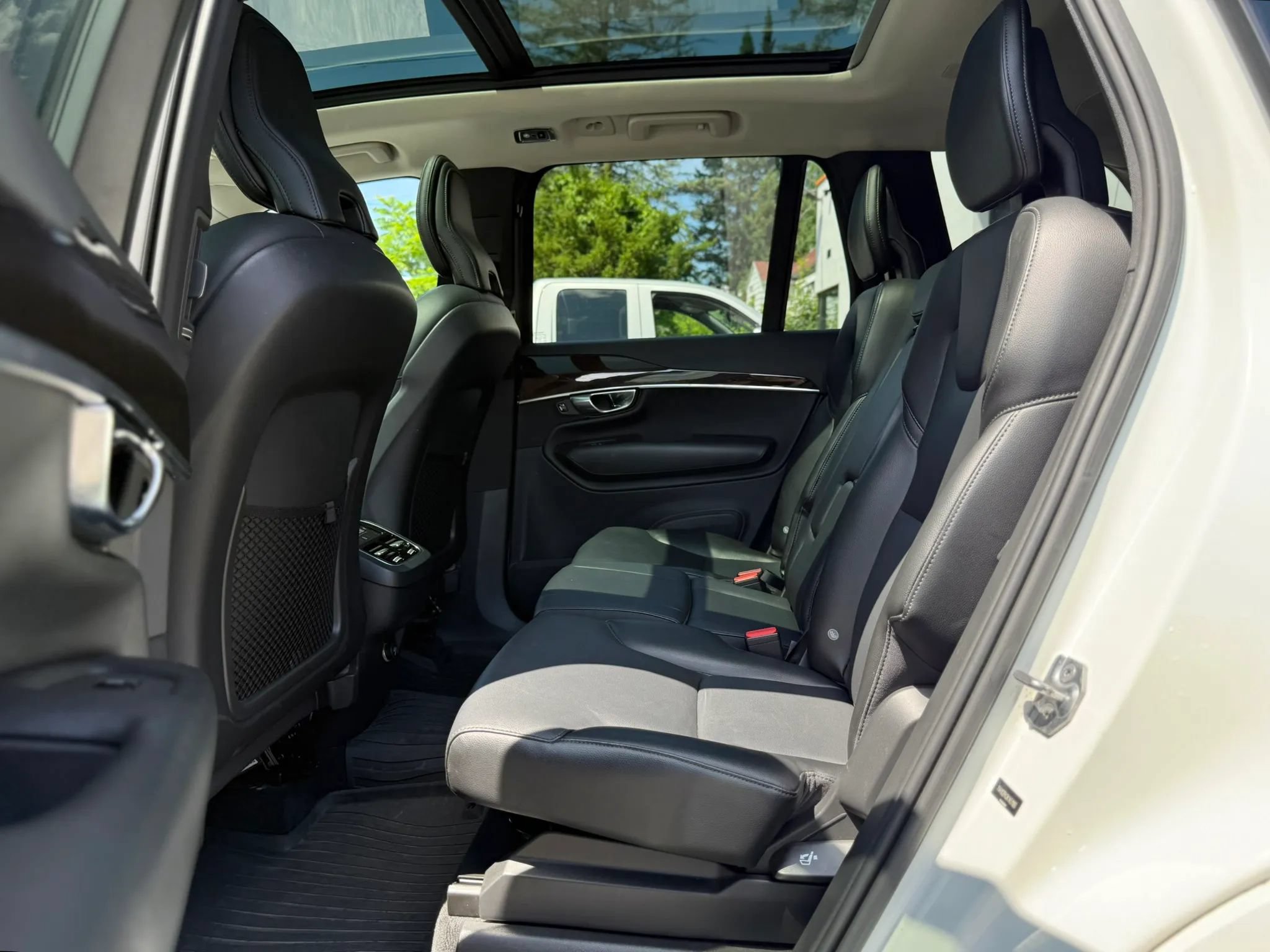Used 2019 Volvo XC90 T5 Momentum w/ Advanced Package AWD/4WD image 31