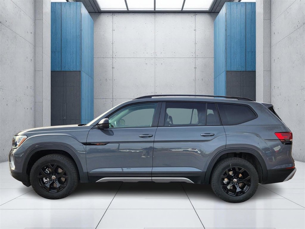 Used 2025 Volkswagen Atlas Peak Edition SE image 27