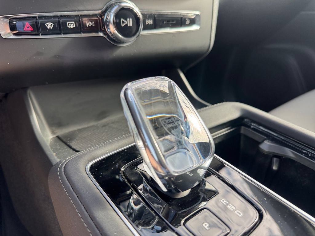 Certified 2025 Volvo XC90 B5 Core AWD/4WD image 17