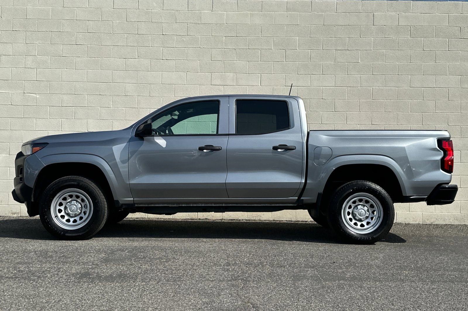 Certified 2023 Chevrolet Colorado W/T image 7