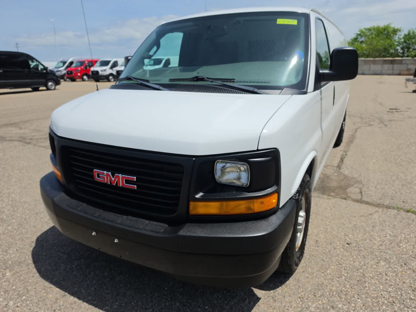 Used 2017 GMC Savana 3500 Extended RWD video 2