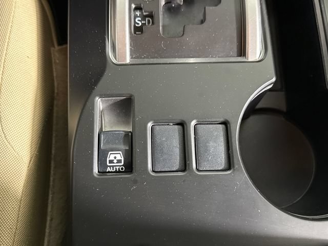Used 2019 Toyota 4Runner SR5 AWD/4WD image 38