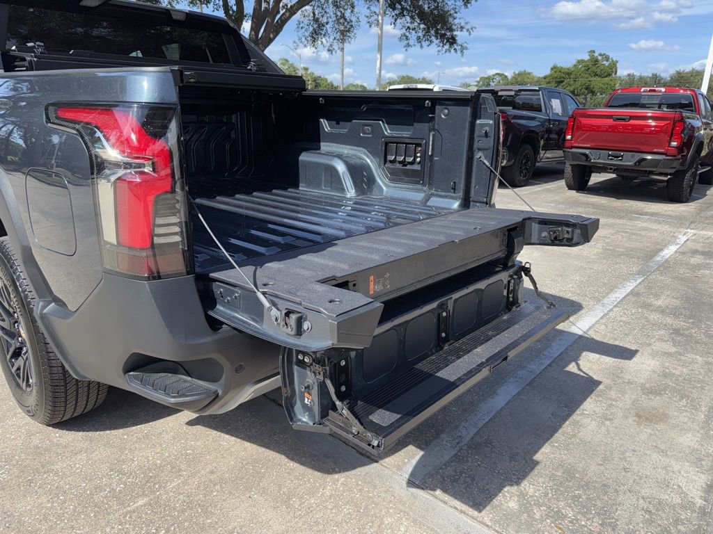 Used 2025 Chevrolet Silverado EV LT AWD/4WD image 22