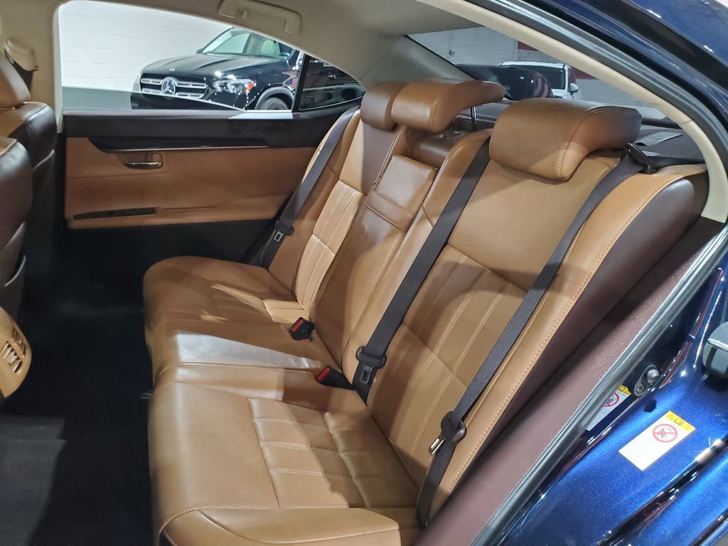 Used 2016 Lexus ES 350 w/ Luxury Package w/Wood Trim image 23