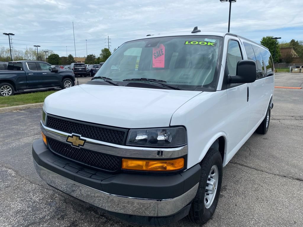 New 2025 Chevrolet Express 3500 LS w/ Chrome Appearance Package RWD image 3
