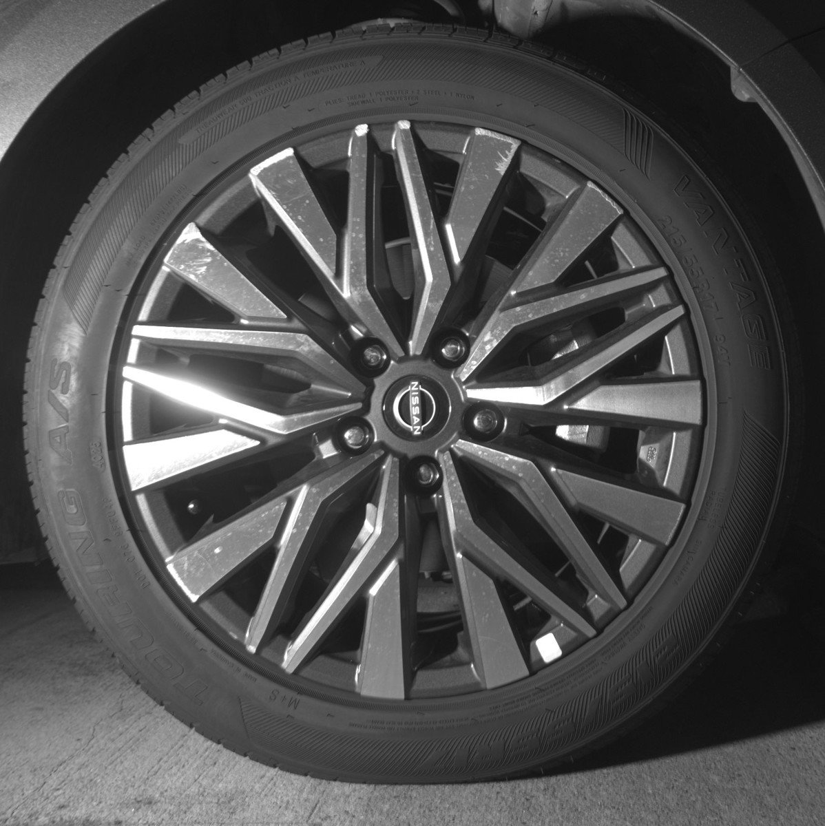 Used 2025 Nissan Altima 2.5 SV image 13