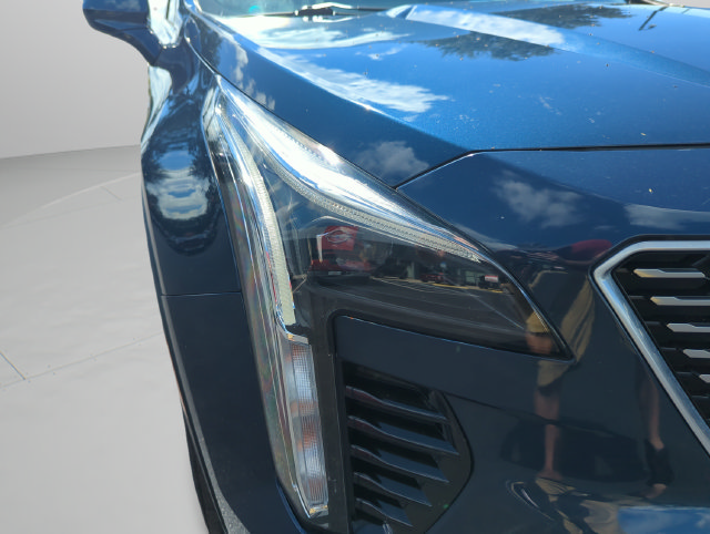 Used 2019 Cadillac XT4 Luxury FWD image 17