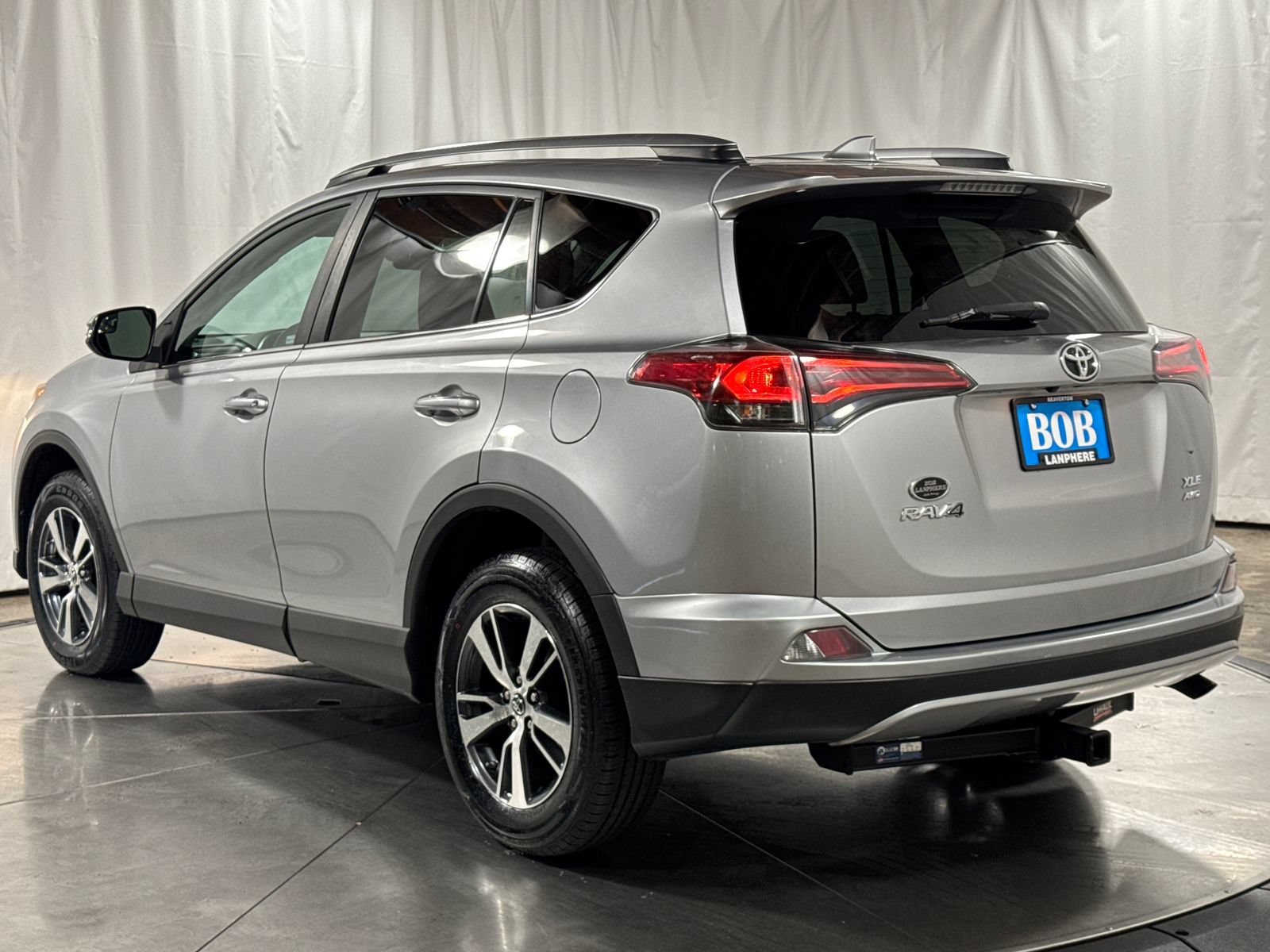 Used 2017 Toyota RAV4 XLE AWD/4WD image 9