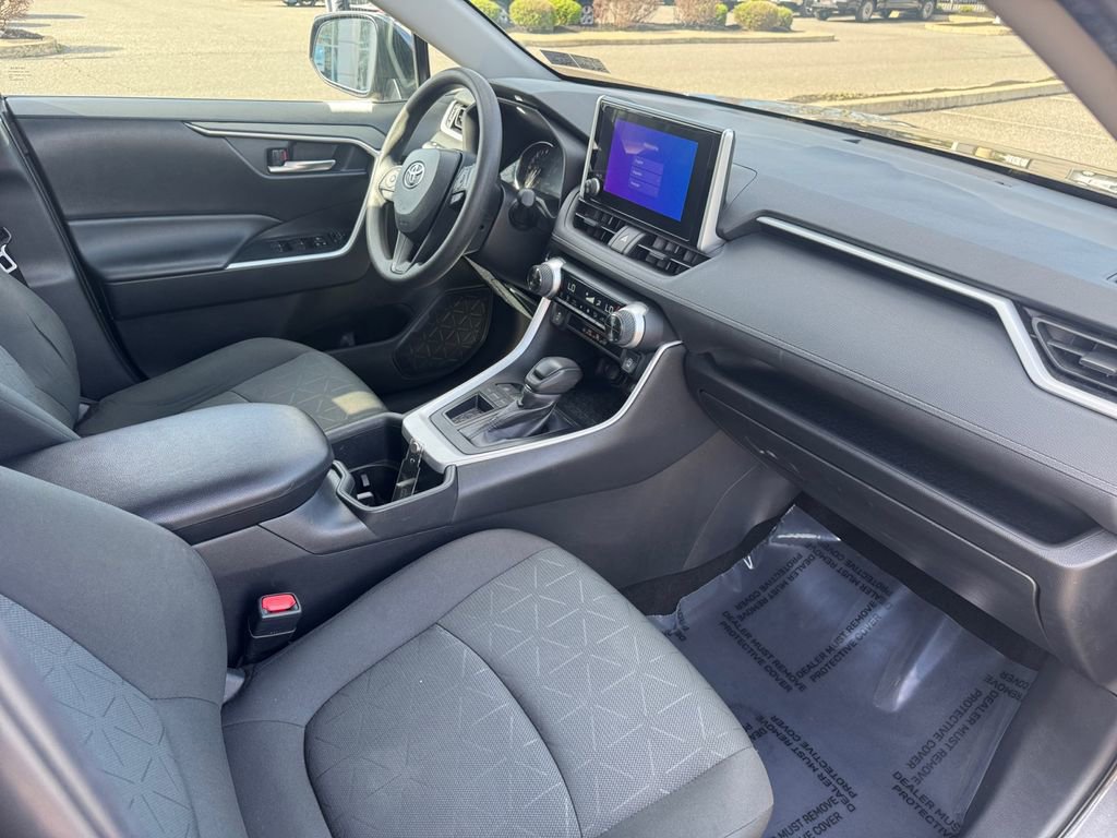 Used 2024 Toyota RAV4 XLE image 17
