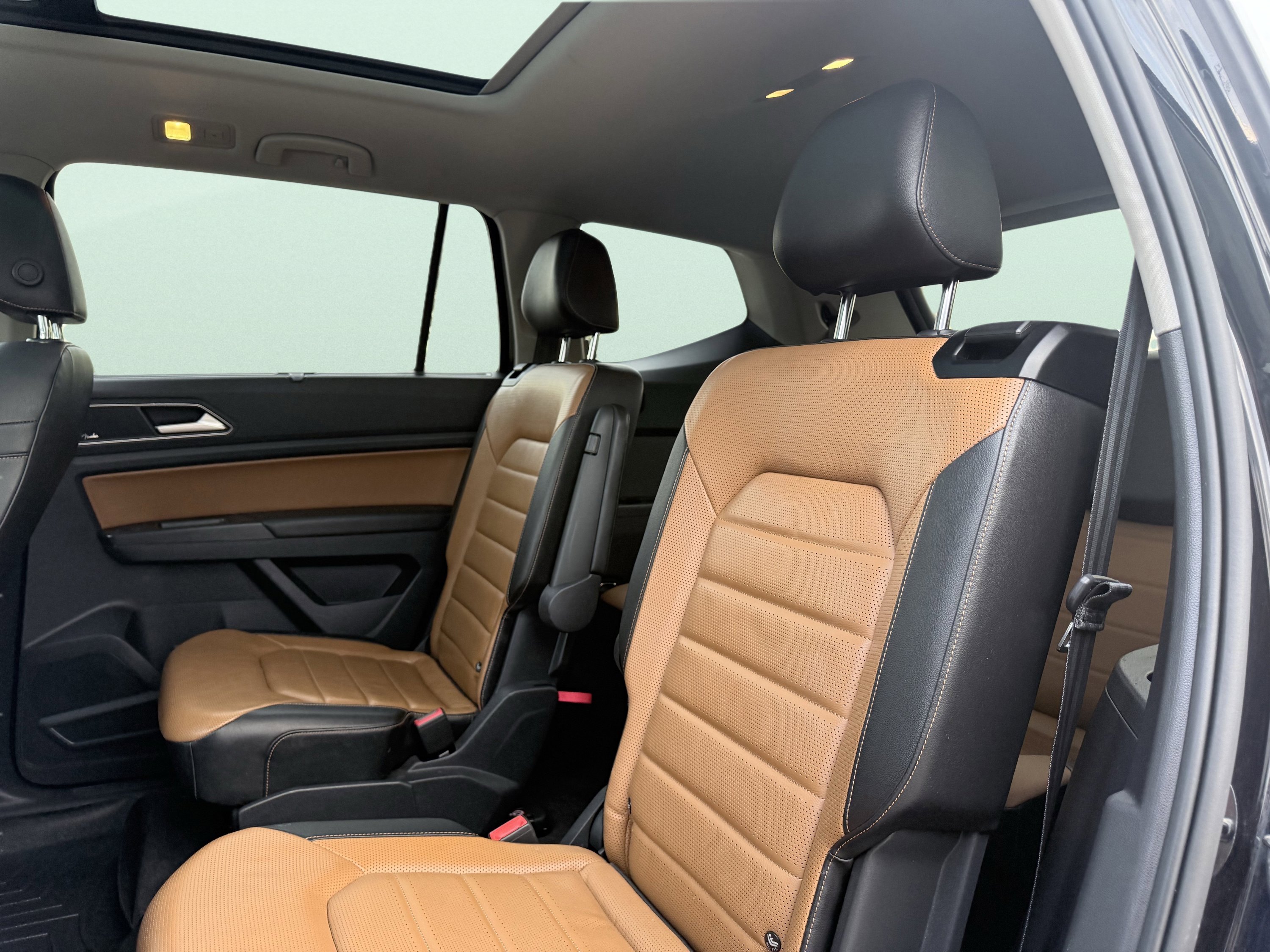 Used 2018 Volkswagen Atlas SEL Premium image 37