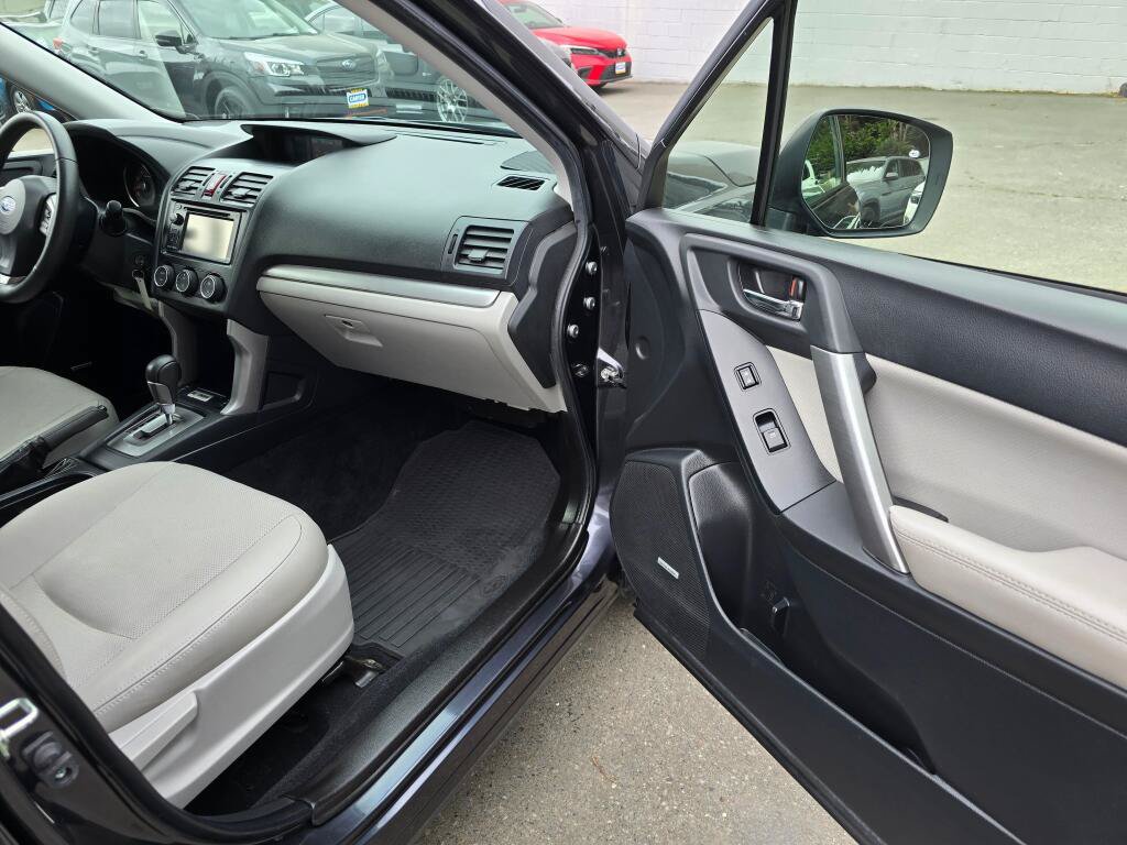 Used 2015 Subaru Forester 2.5i Limited w/ Popular Package #2 AWD/4WD image 10