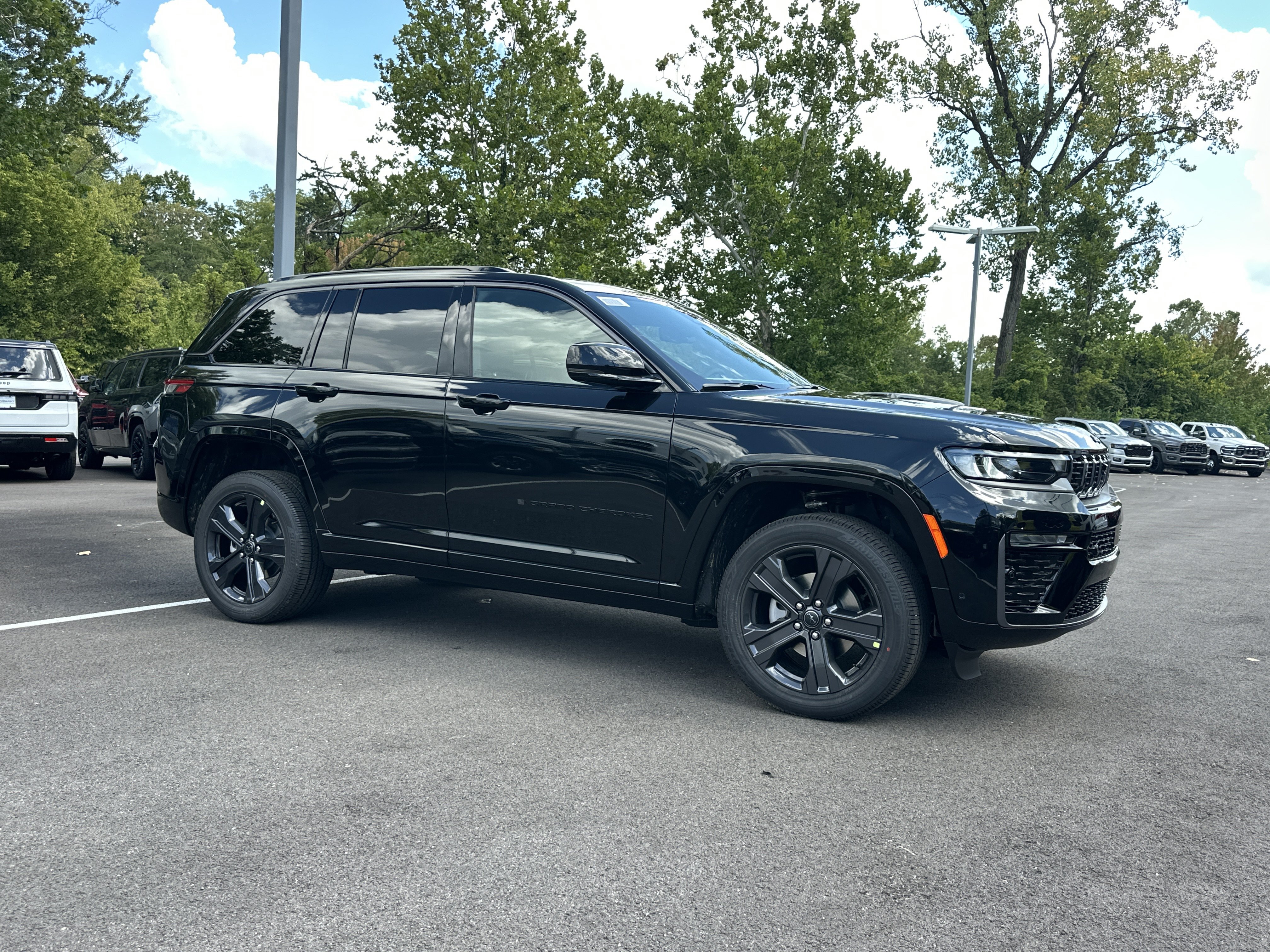 New 2027 Jeep Grand Cherokee Limited AWD/4WD image 20