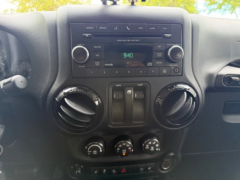 Used 2017 Jeep Wrangler Sahara image 25