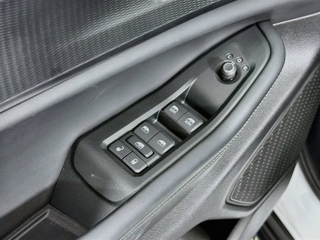 Used 2025 Jeep Grand Cherokee Altitude AWD/4WD image 17