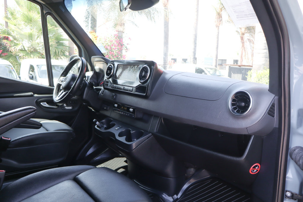 Used 2023 Mercedes-Benz Sprinter 2500 image 39