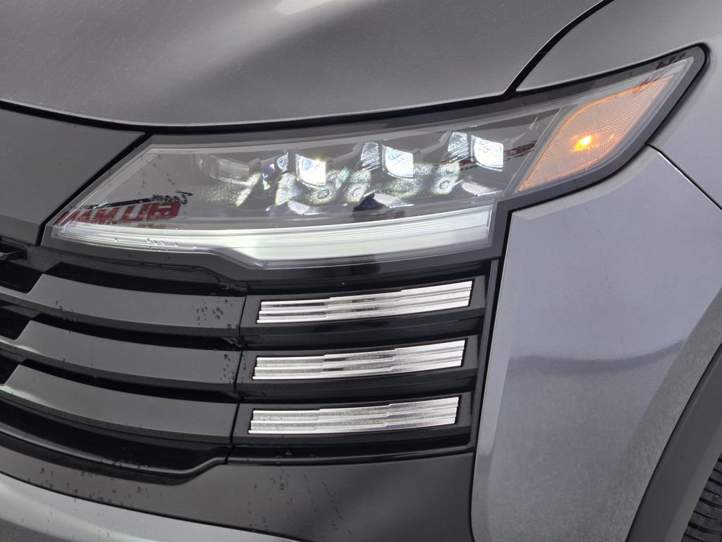 Used 2025 Nissan Kicks S image 9