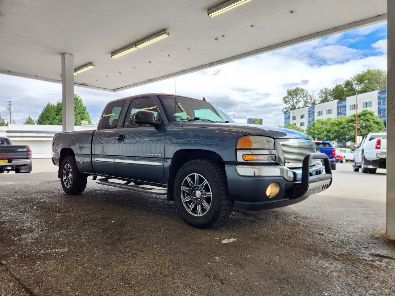 Used 2006 GMC Sierra 1500 SLT w/ Vortecmax Performance Pack AWD/4WD image 7