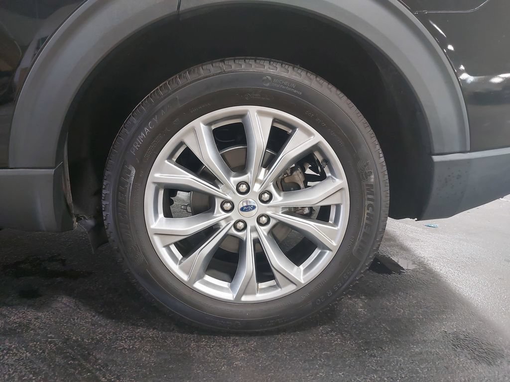 Used 2022 Ford Explorer XLT w/ Equipment Group 202A AWD/4WD image 36
