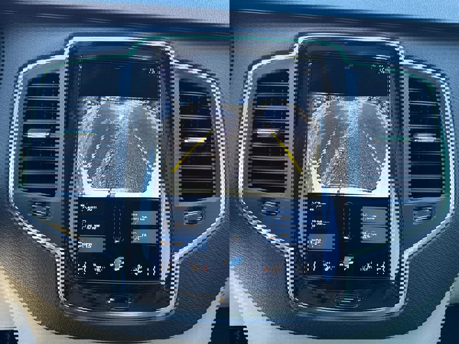 Used 2017 Volvo XC90 T6 Momentum w/ Vision Package image 22