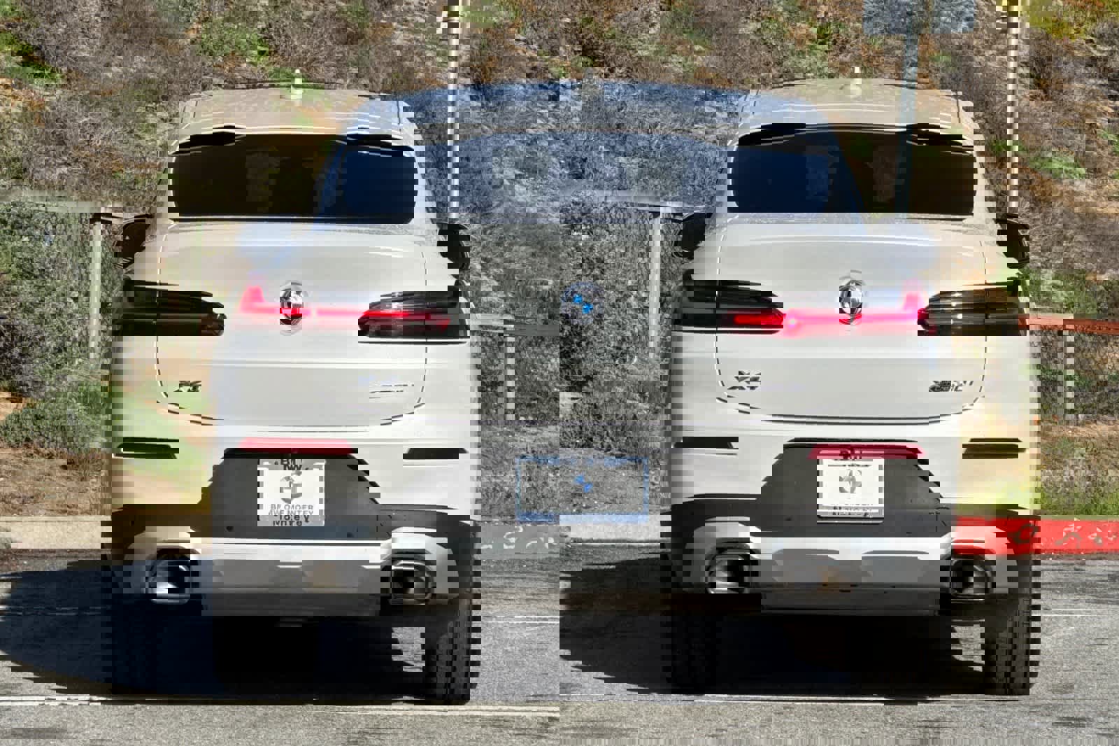 Used 2024 BMW X4 xDrive30i w/ Premium Package image 8