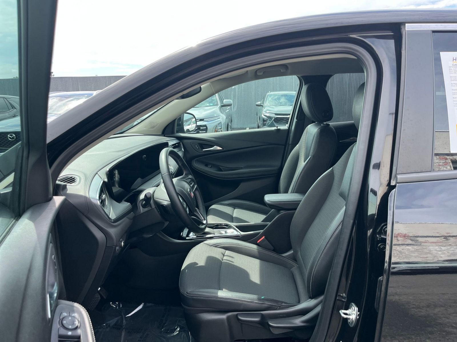 Used 2025 Buick Encore GX Preferred FWD image 27