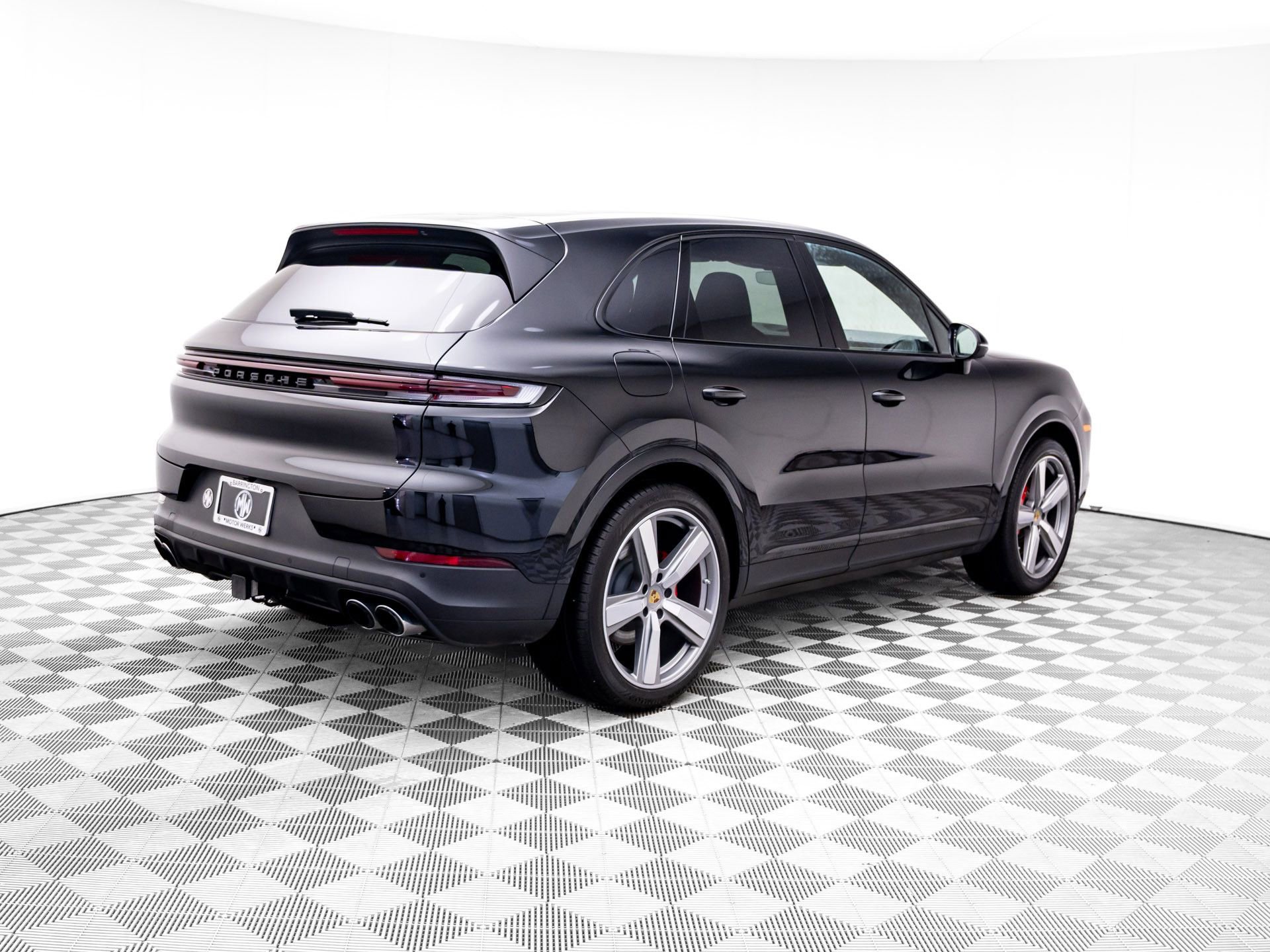 Used 2024 Porsche Cayenne S image 8