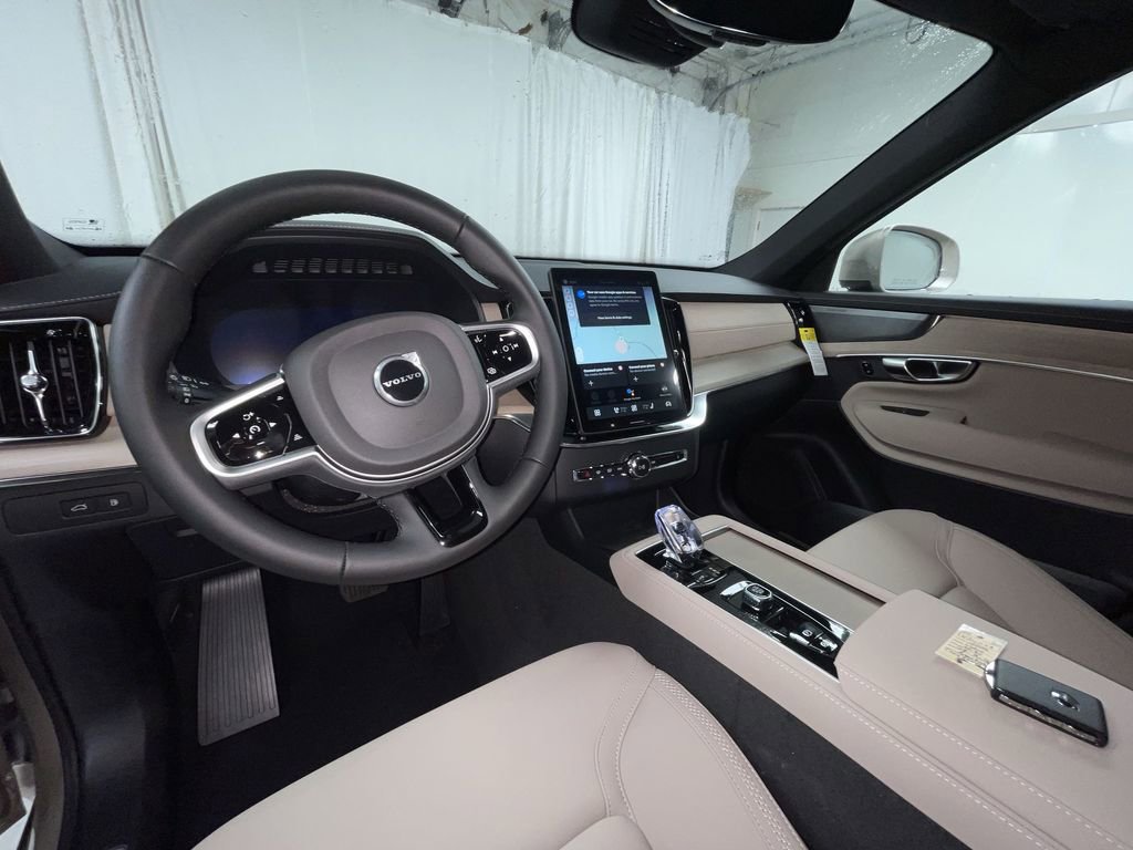 New 2026 Volvo XC90 T8 Plus image 3