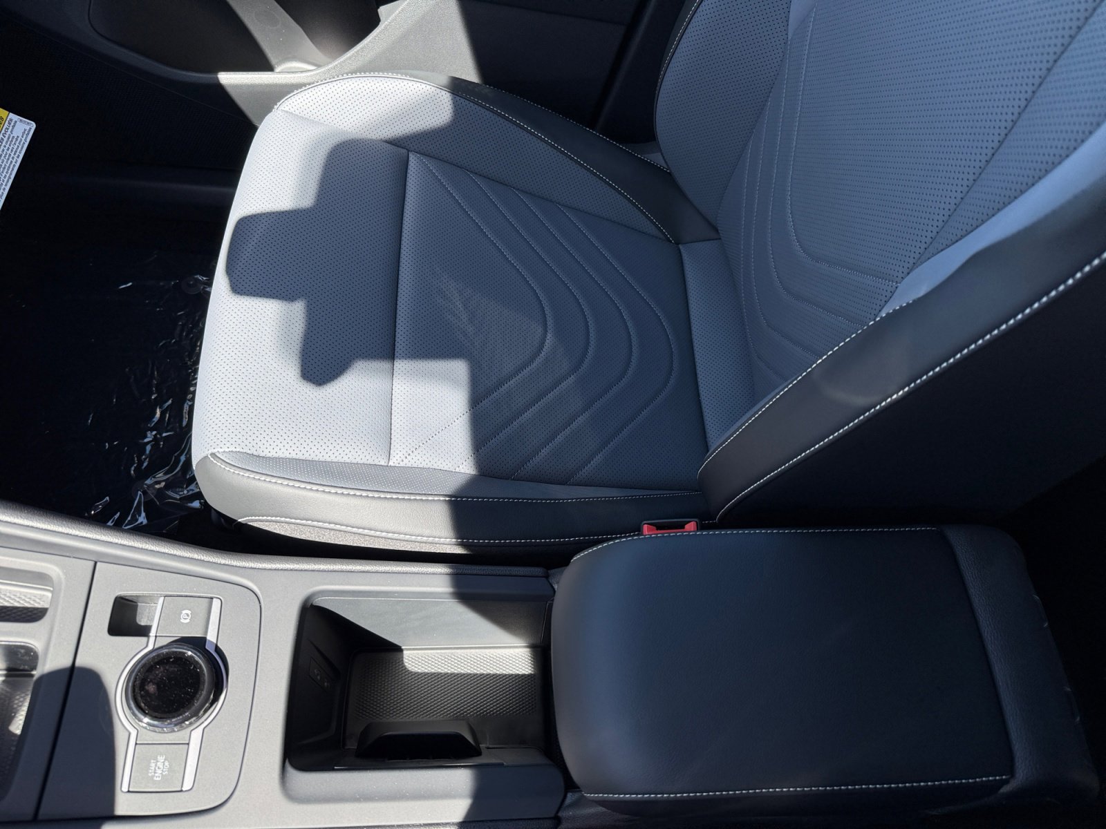 New 2026 Volkswagen Tiguan SE R-Line FWD image 14